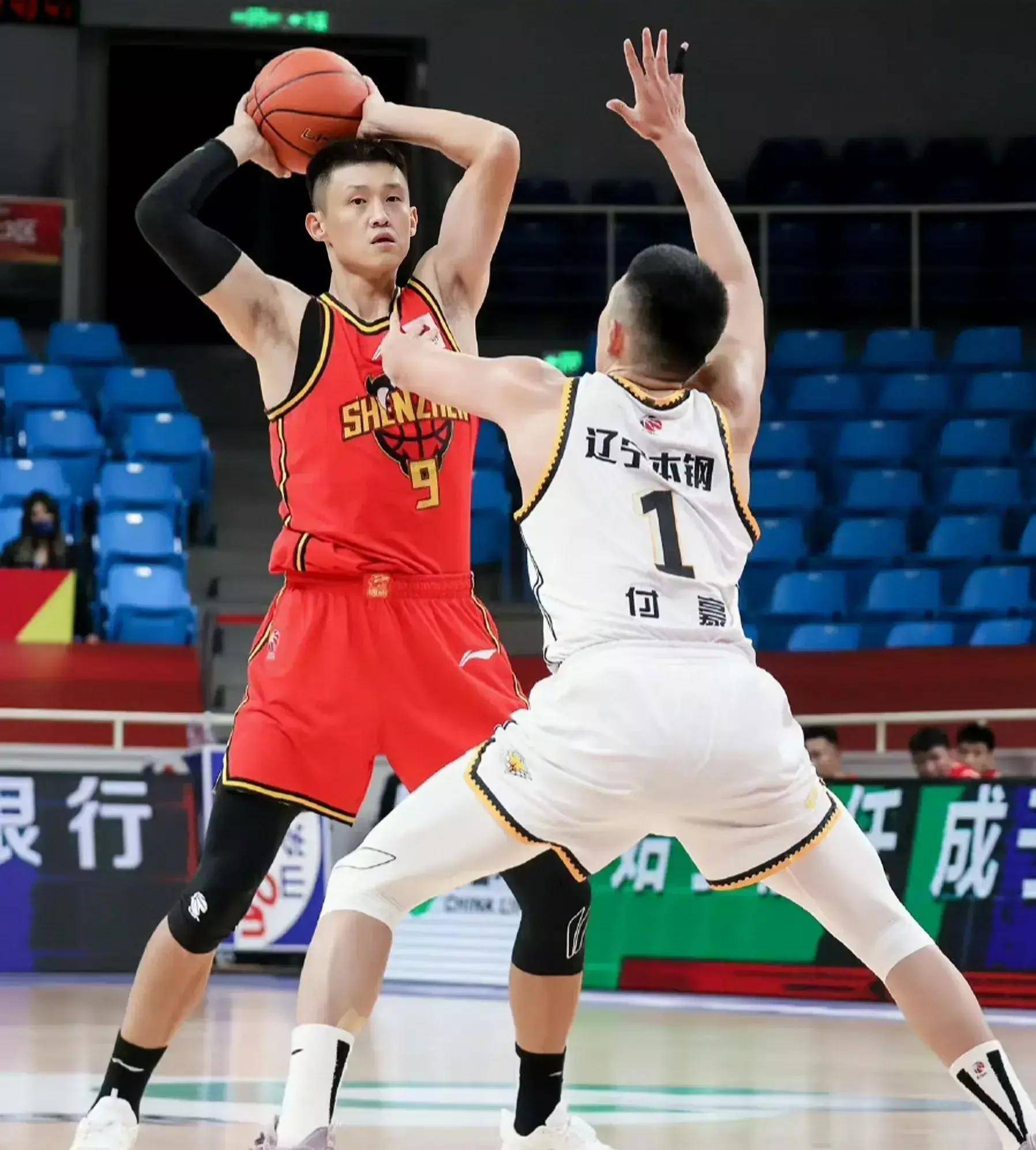 辽宁男篮凭借出色发挥，战胜深圳男篮