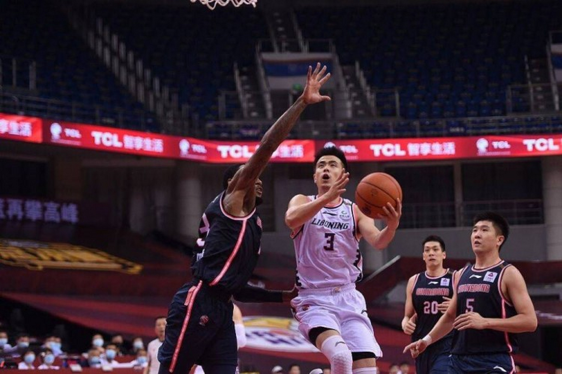 关于紧迫赛局，球队主力逆转胜利的信息