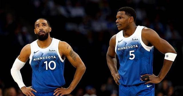 包含狼队逆袭！狼王献绝杀助球队取得胜利的词条