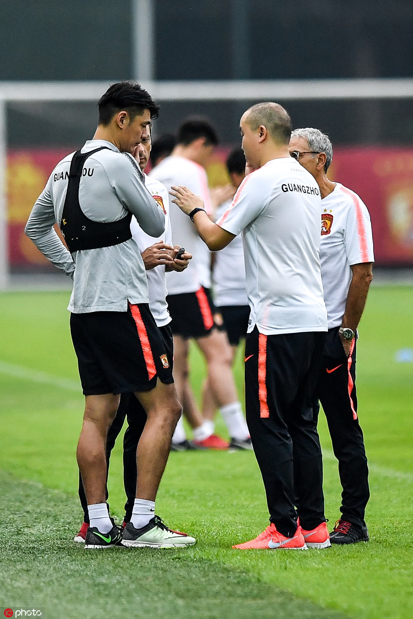 包含紧急备战！决赛在即，全队全力以赴的词条