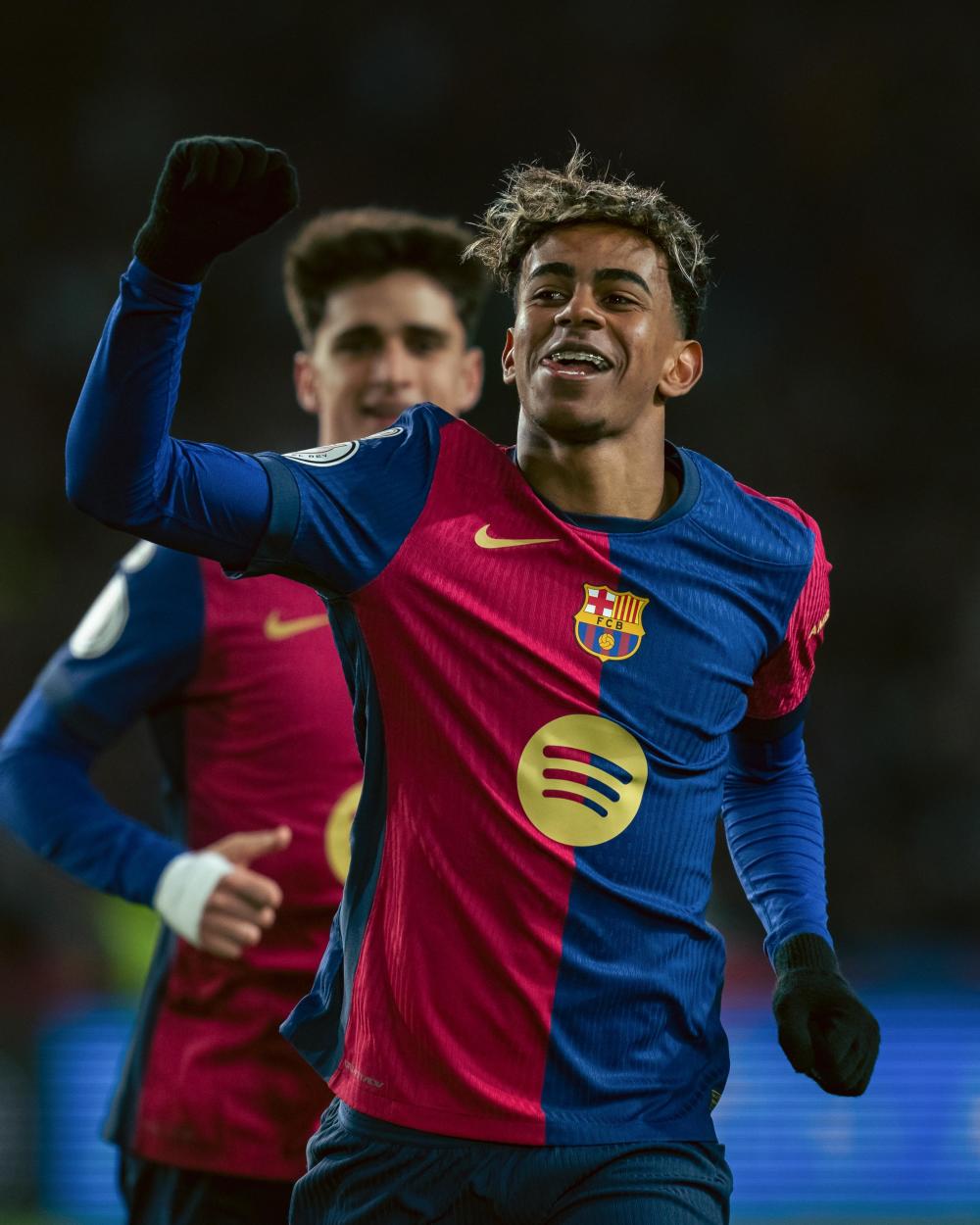 巴塞罗那球员发挥出色，帮助国家队胜利