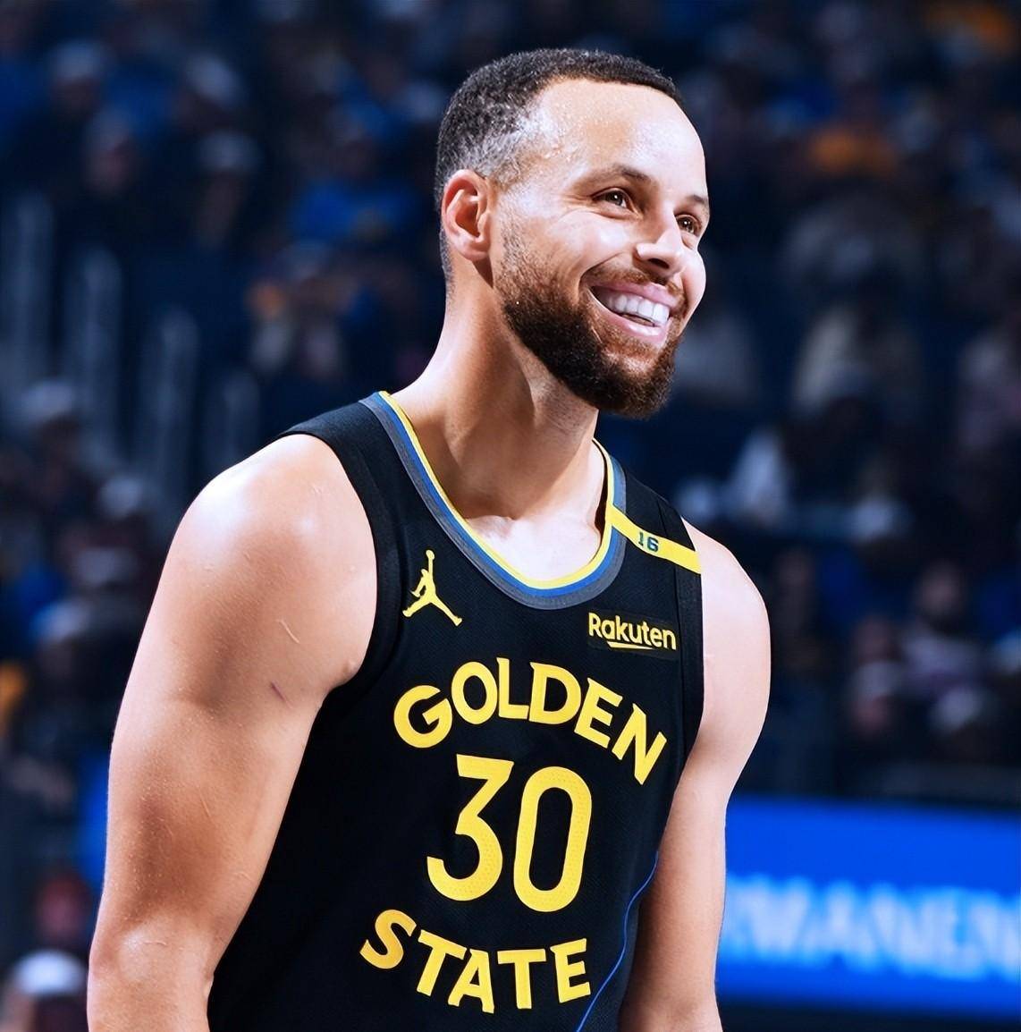 包含库里连续三场比赛得分超过比分优势明显，皇家马德里挑战极限！的词条