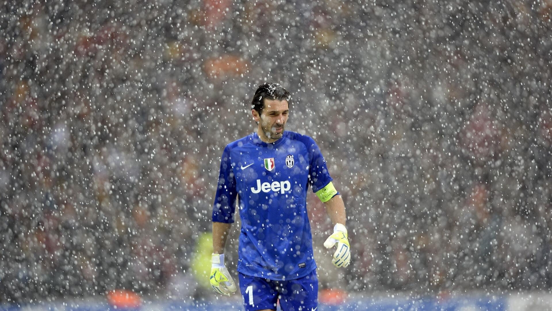 姆巴佩赛点兑现，菲尼克斯太阳淘汰费内巴切晋级四强，主帅激动落泪